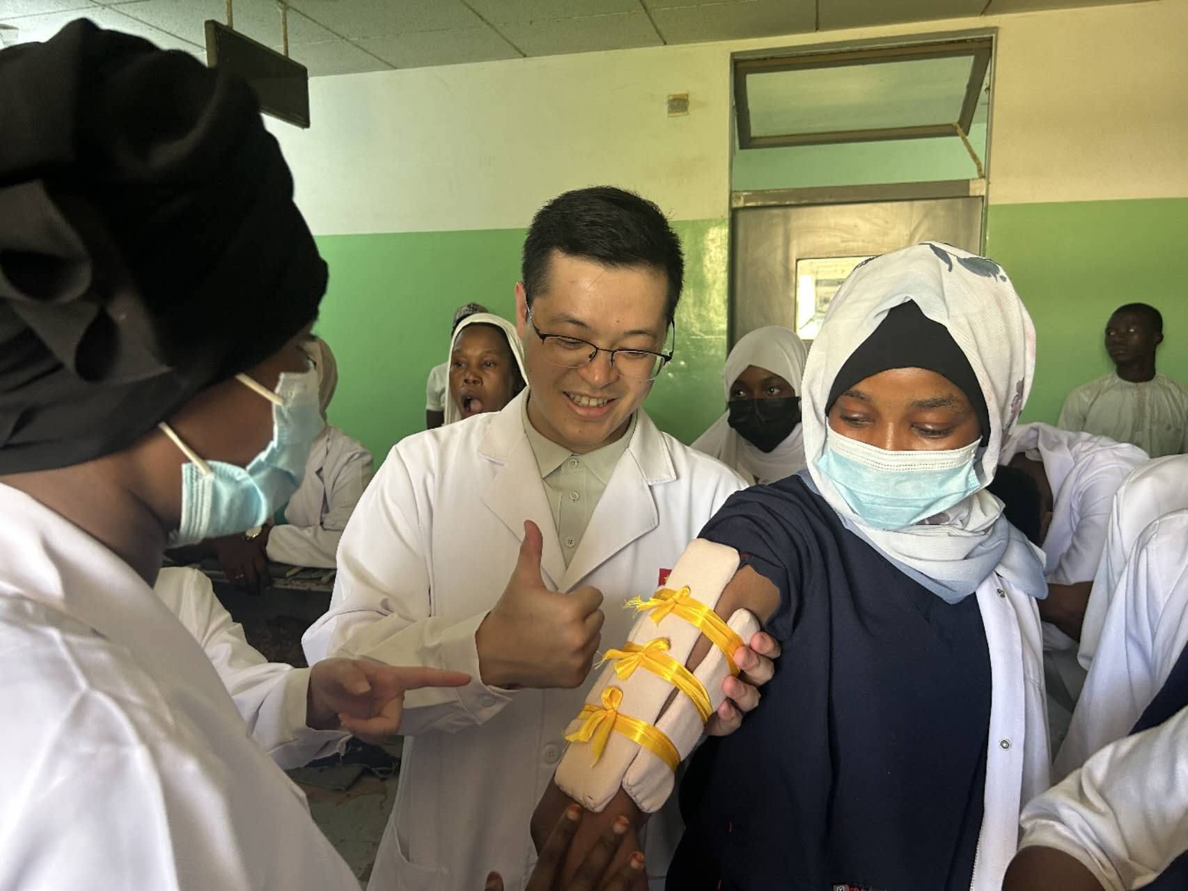 Tchad : Formation aux techniques de fixation des fractures à l'hôpital de l'amitié Tchad-Chine