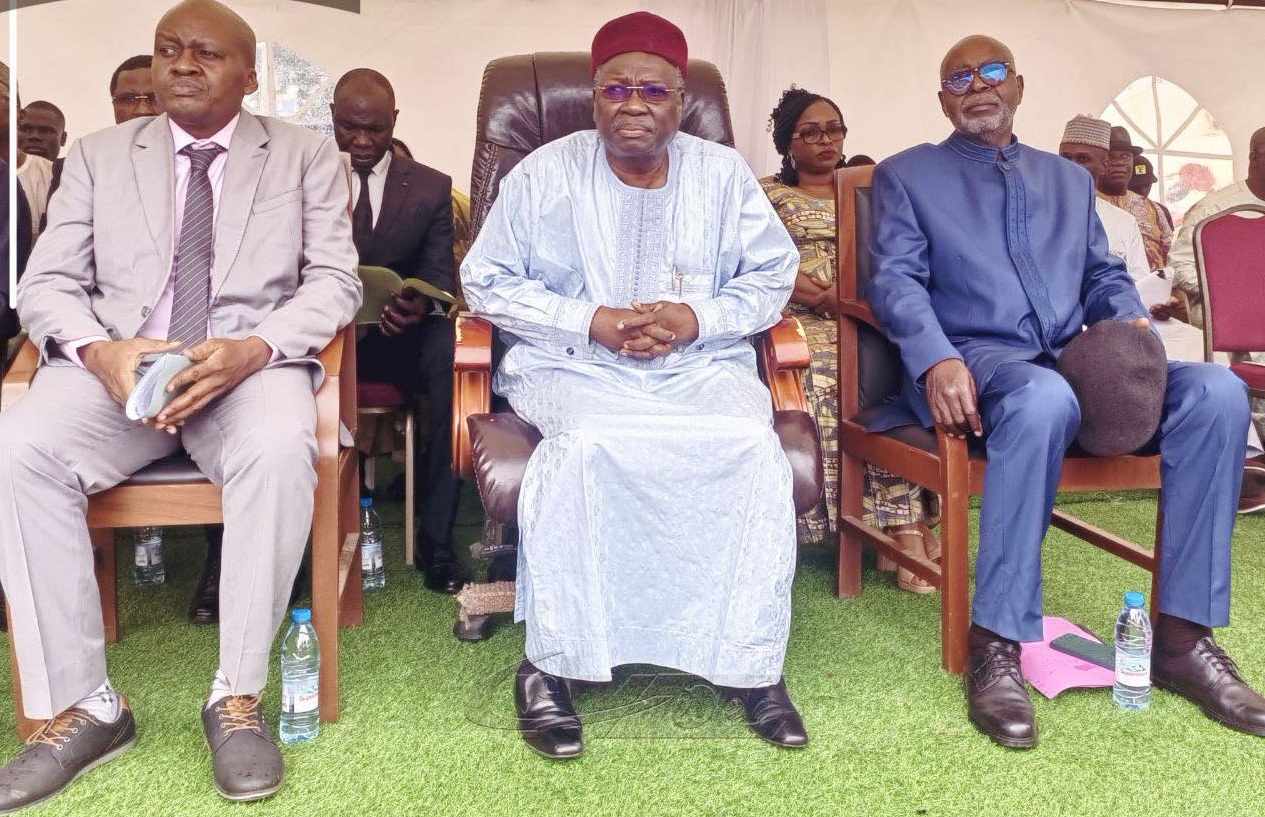 Cameroun : du matériel de production de miel remis aux apiculteurs locaux