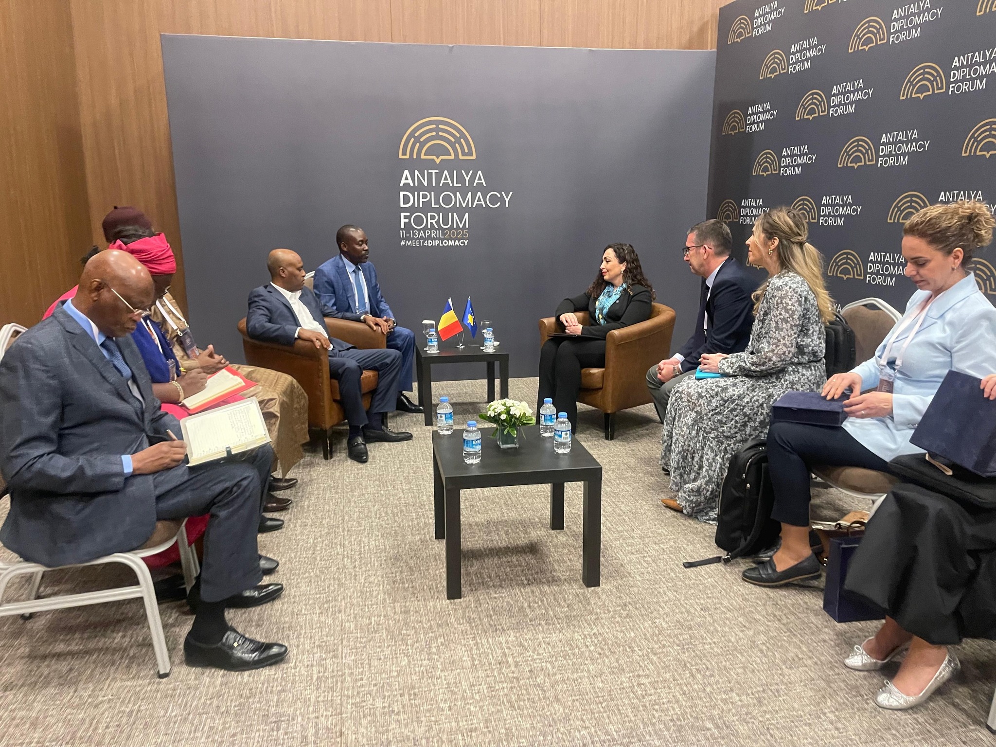 Tchad-Kosovo : Entretien diplomatique axé sur la coopération et la sécurité