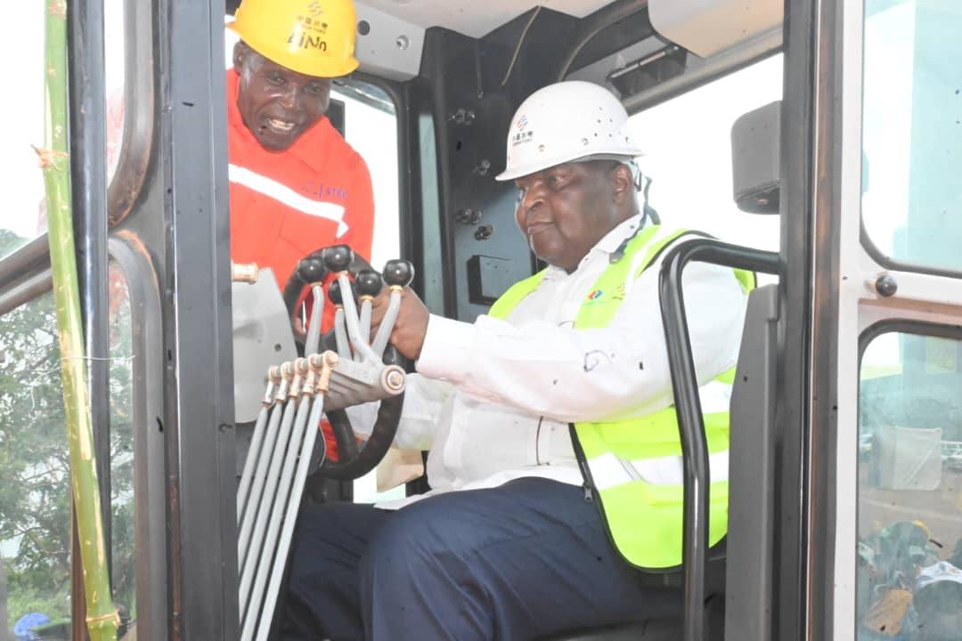 RCA : Lancement des travaux d'infrastructures routières du Corridor 13 à Mbaïki, sous l'égide du Président Touadéra