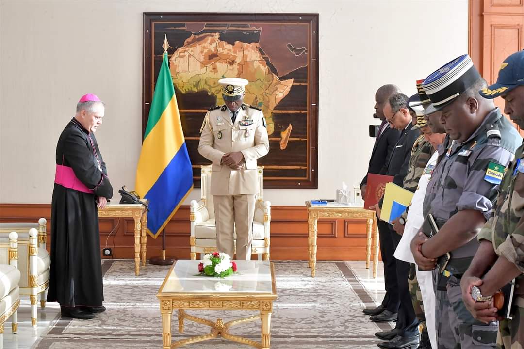 Hommage du Président du Gabon Oligui Nguema au Pape François