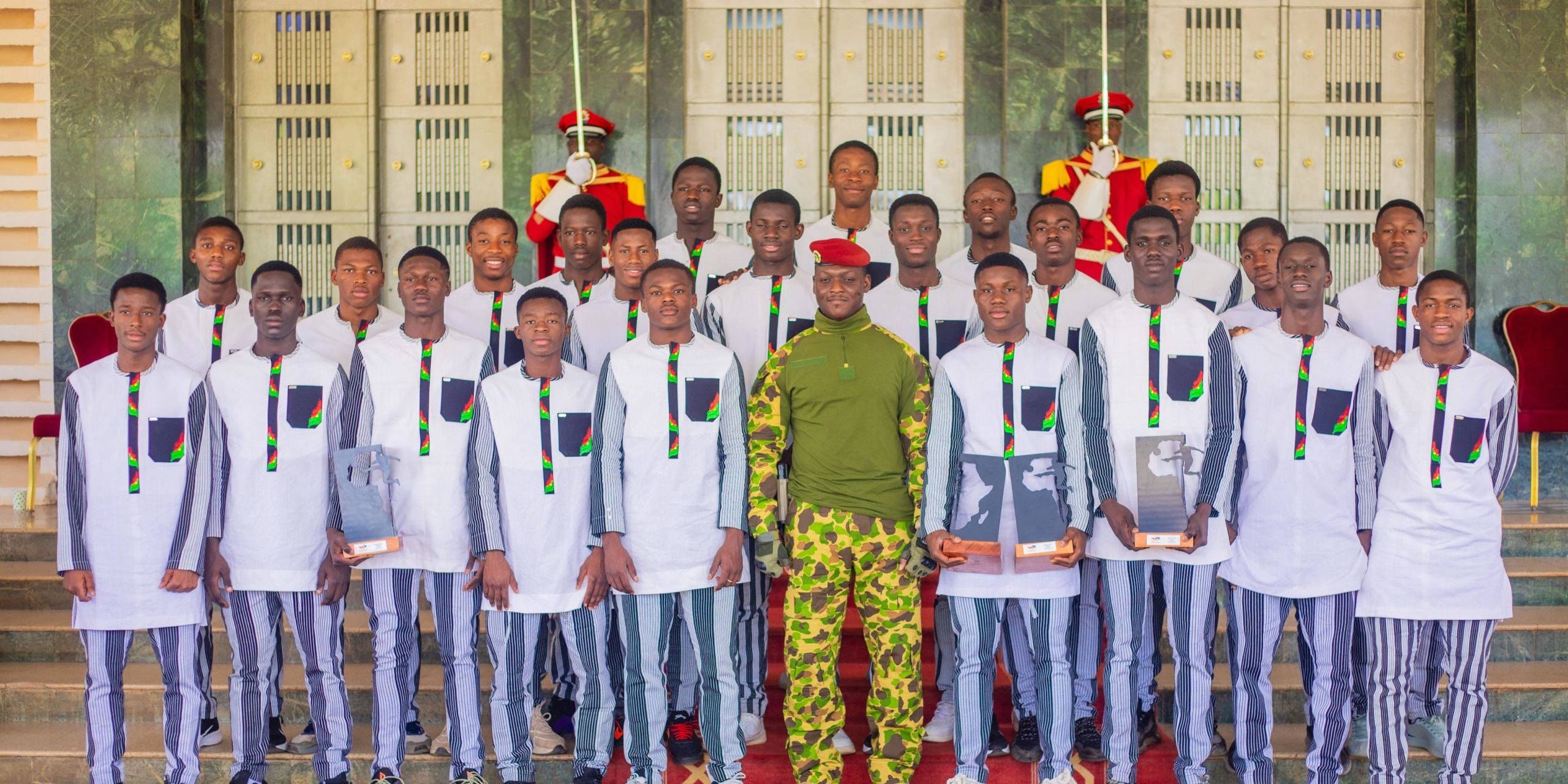 Burkina : Ibrahim Traoré aux Étalons U17 : « vous devez rester ensemble et nous ramener la CAN senior »