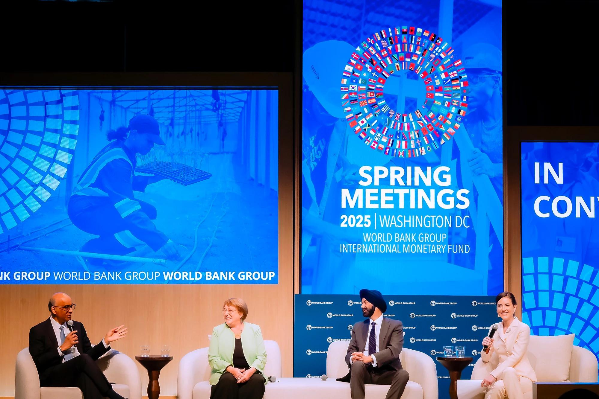Le président de la Banque mondiale, Ajay Banga, et la directrice générale du FMI, Kristalina Georgieva, lors d'une séance des Assemblées. Photo : worldbank.org