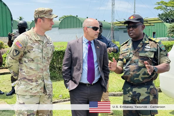 Cameroun : L'Ambassadeur des États-Unis soutient les efforts de DDR et renforce la coopération sécuritaire dans le Sud-Ouest