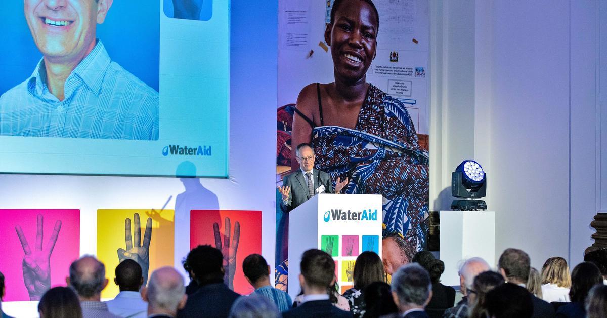 Tim Wainwright, de Water Aid, a animé les discussions lors de la première journée de réunion. Photo : wateraid.org