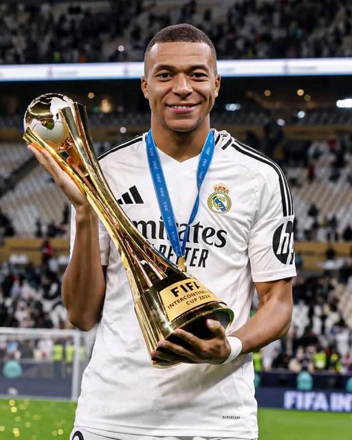 Football : Kylian Mbappé, maître du football français à l'étranger !