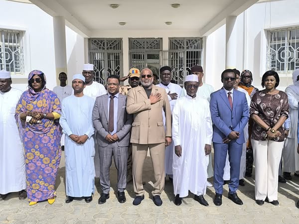 Tchad : Levée des couleurs au Ministère de l'Aménagement du Territoire