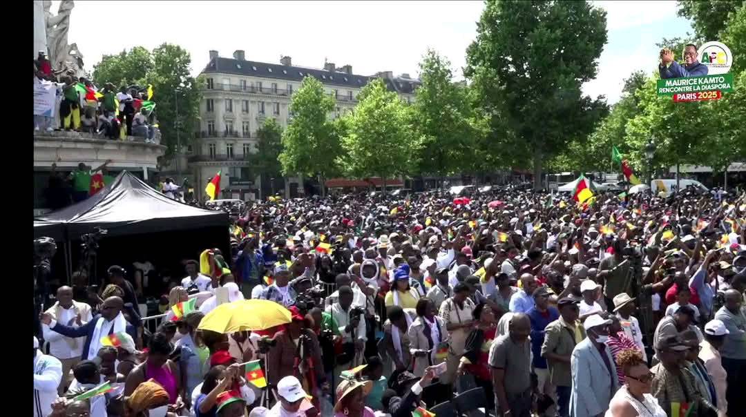 Présidentielle au Cameroun : Maurice Kamto mobilise la diaspora à Paris, le RDPC dénonce un "meeting minable"