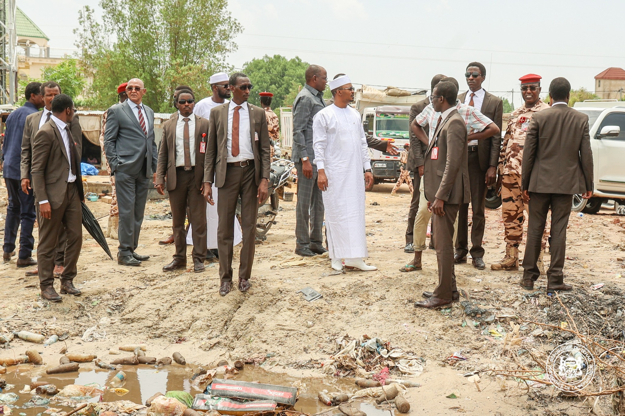 Tchad :  à N’Djamena, le chef de l’Etat constate l’ampleur des dégâts des fortes pluies