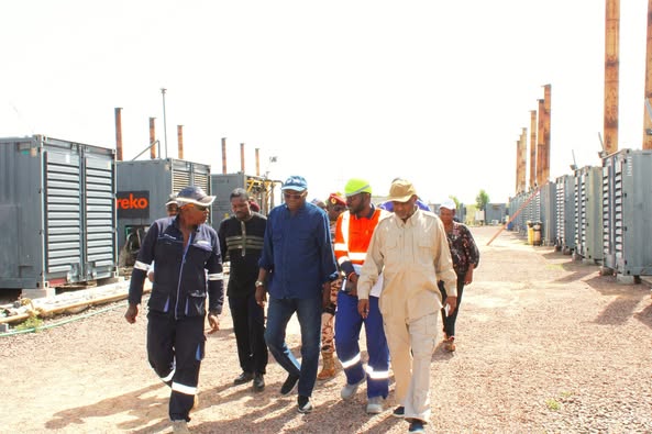 Tchad : Le Ministre de l'Eau et de l'Énergie visite les installations énergétiques de Djarmaya