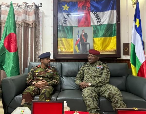 RCA : Le Chef d'État-Major des Armées reçoit le Directeur des Opérations Extérieures de l'Armée Bangladaise