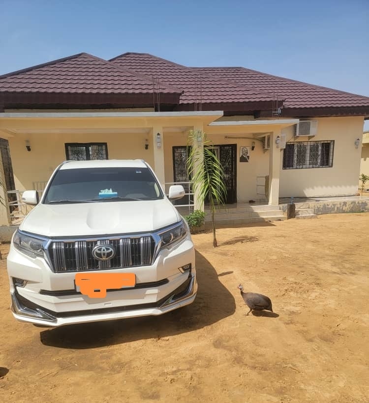 Tchad : Le président Mahamat Idriss Déby offre un véhicule Prado au député Takilal Ndolassem après un accident