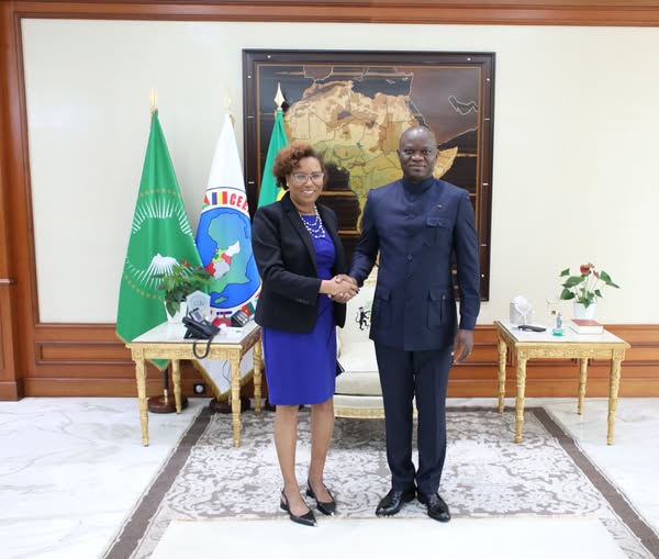 Gabon : le chef de l’Etat s’entretient avec l’ambassadeur des Etats-Unis