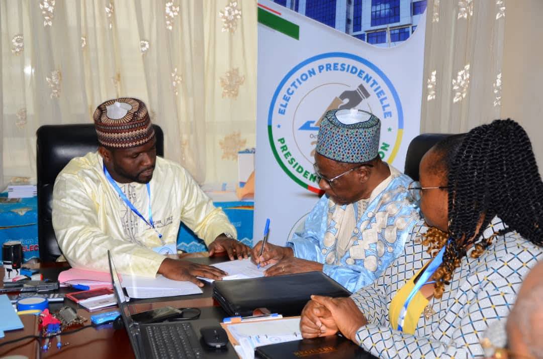 Présidentielle 2025 au Cameroun : La candidature de Maurice Kamto officiellement déposée