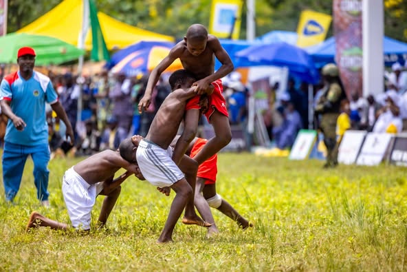 Togo : Pya célèbre la finale cantonale des luttes Evala en présence du Président Gnassingbé