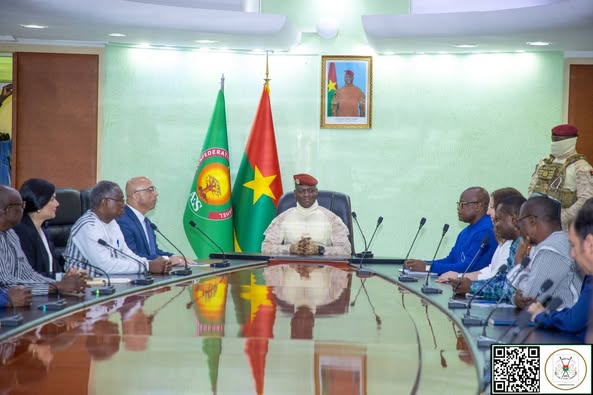 Burkina Faso : Félicitations présidentielles à l'équipe médicale de la première transplantation rénale