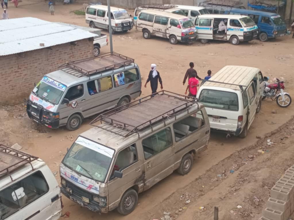 Tchad : stationnement anarchique des bus commerciaux, circulation paralysée et espace public occupé