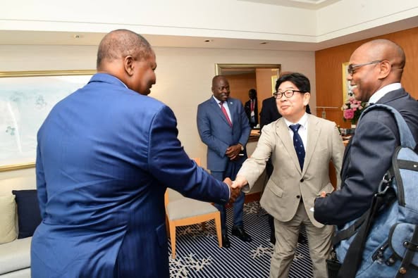 RCA : Le Président Touadéra explore une collaboration avec une entreprise japonaise pour le recyclage du plastique