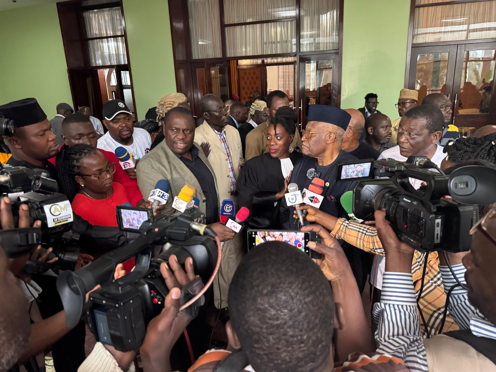 Présidentielle 2025 au Cameroun : La requête d'Akere Muna sur l'inéligibilité de Paul Biya rejetée