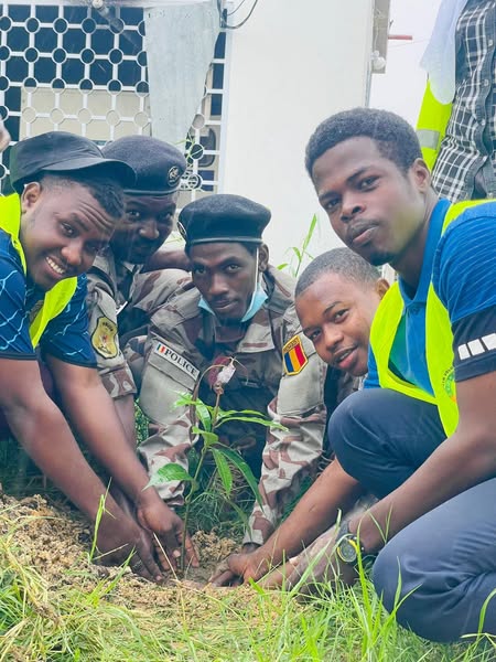 Tchad : La Police nationale participe à une action de reboisement pour la santé et le climat