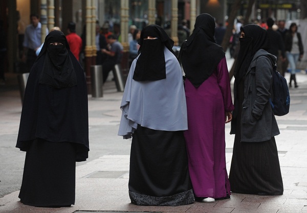 Que dire (4) : Oui au port du hijab… non au port du niqab !   
