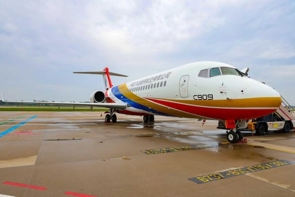 Chine : Le premier avion médicalisé C909 est livré