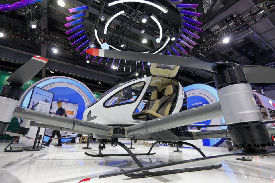 An unmanned passenger electric vertical takeoff and landing (eVTOL) aircraft is exhibited at the 2025 China International Fair for Trade in Services (CIFTIS), Sept. 10, 2025. (Photo/Tang Ke)