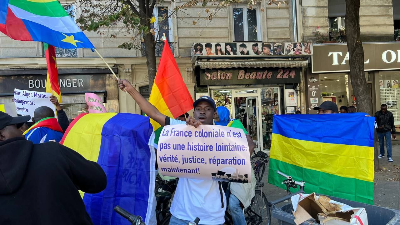 Paris : La communauté africaine organise une course cycliste contre le néocolonialisme