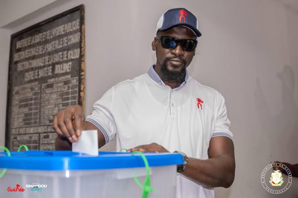 Guinée : Le Général Mamadi Doumbouya vote au référendum constitutionnel