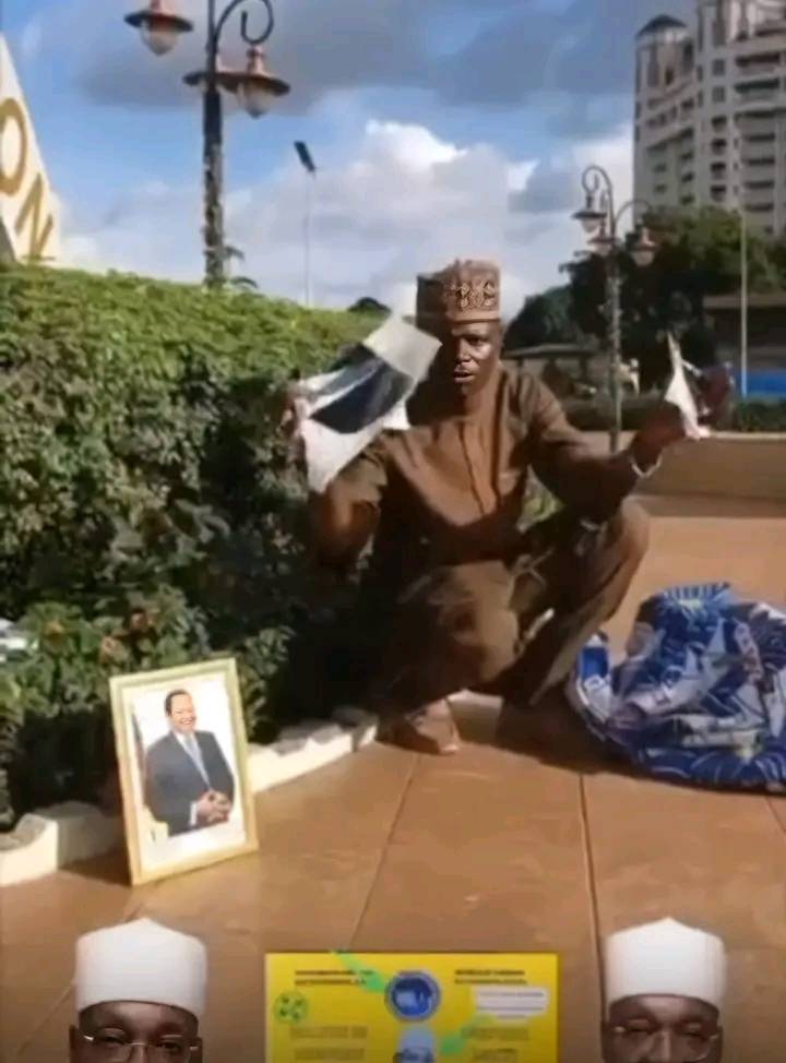 Présidentielle 2025 au Cameroun : Un individu arrêté pour avoir déchiré des portraits de Paul Biya