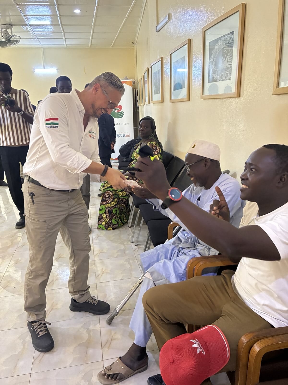 Tchad : BaptistAID et Hungary Helps poursuivent les examens ophtalmologiques et la distribution de lunettes