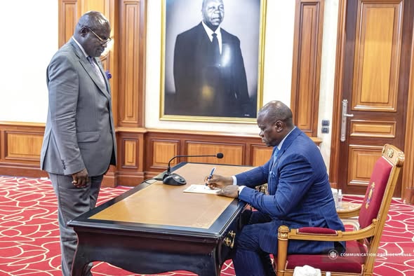 Gabon : Démission des ministres élus et continuité du service public