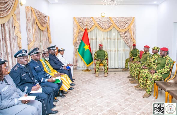 Burkina - Bobo-Dioulasso : Le Capitaine Ibrahim TRAORÉ met l'administration du Guiriko en ordre de marche