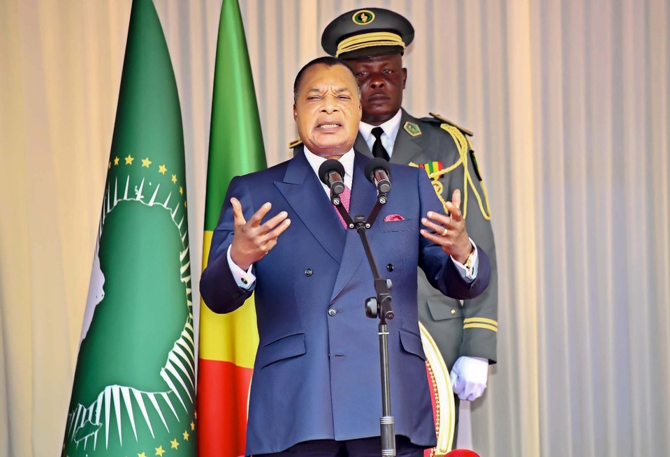 Denis Sassou N'Guesso s'adressant à la force publique