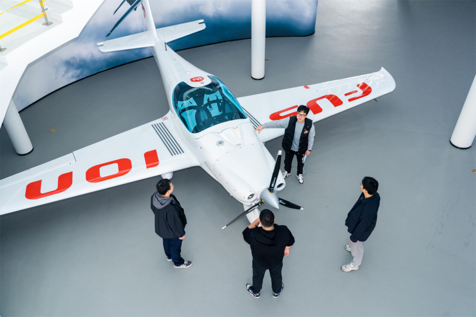 Photo shows a Fusion 212 aircraft exhibited at the Asia-Pacific headquarters showroom of Magnus Aircraft in Huishan High-Tech Zone.