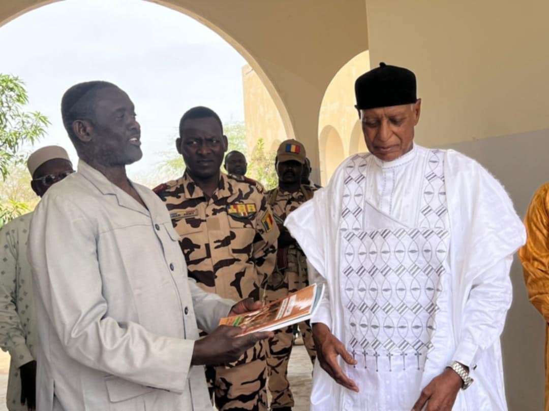 Tchad : des guides pédagogiques scolaires remis à l’Académie de l’éducation du Nord-Ouest
