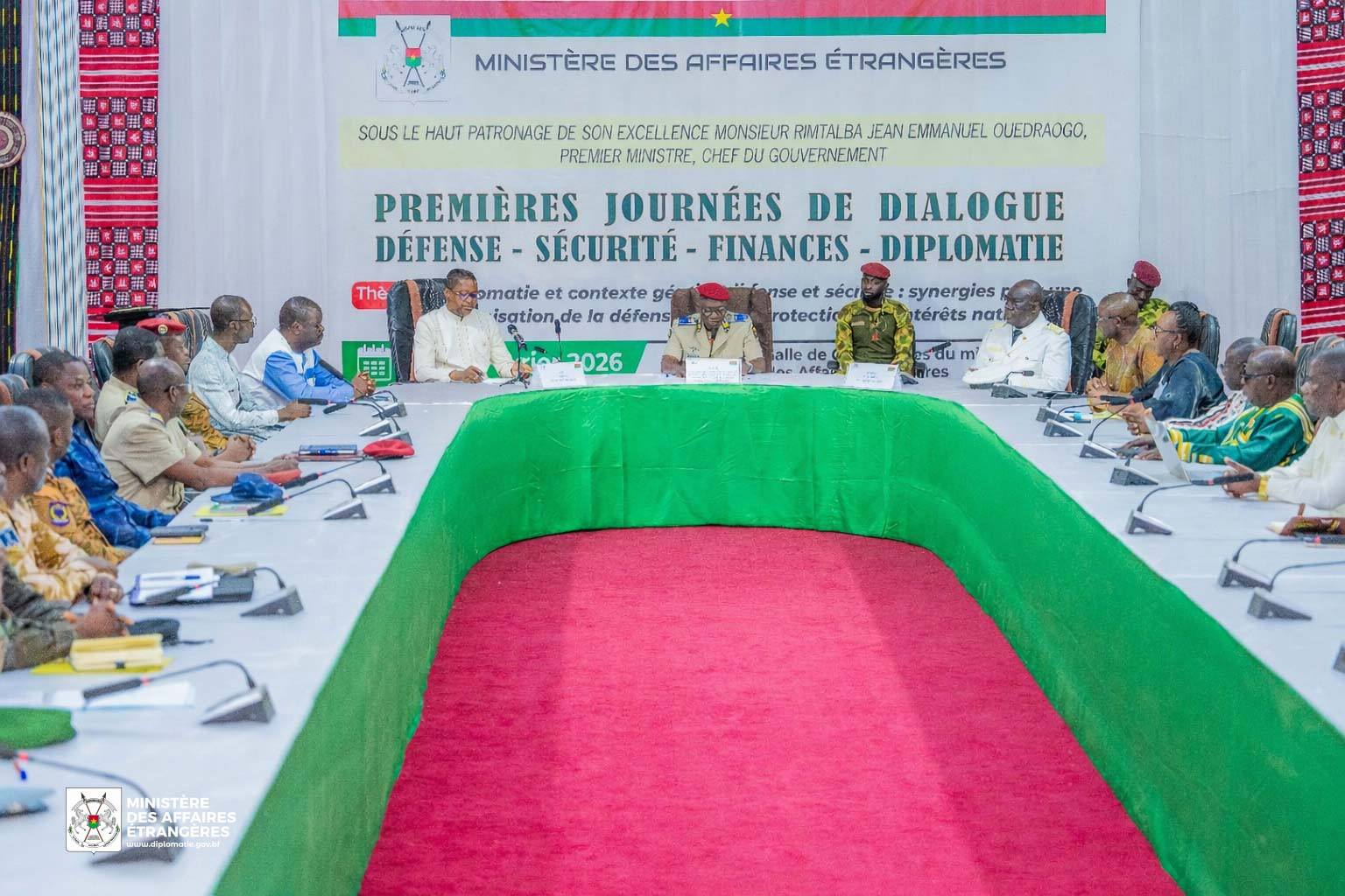 Burkina Faso : premières Journées de dialogue Défense-Sécurité-Finances–Diplomatie