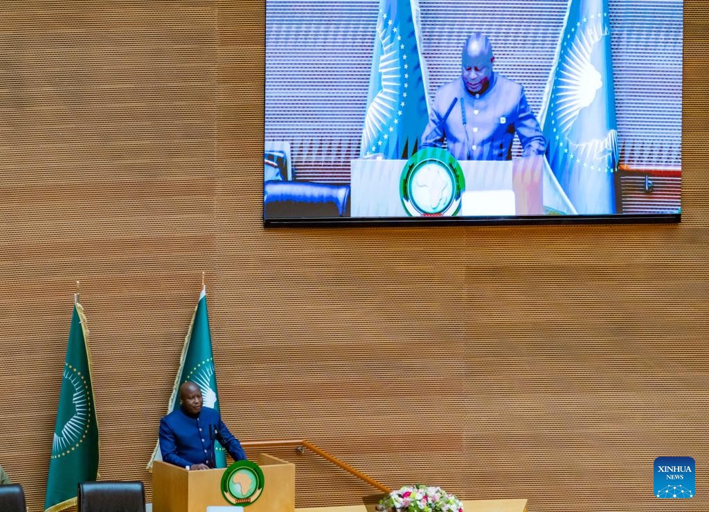 Le président burundais Evariste Ndayishimiye s'adresse à la cérémonie d'ouverture de la 39ème session ordinaire de l'Assemblée des chefs d'État et de gouvernement de l'Union africaine (UA), à Addis-Abeba, en Ethiopie, le 14 février 2026. Le Burundi a officiellement assumé samedi la présidence de l'Union africaine (UA) pour 2026 lors de la session à Addis-Abeba. Photo : Xinhua/Xie Jianfei