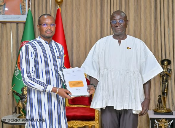 Burkina : la cartographie des dysfonctionnements de l’administration publique remise au PM