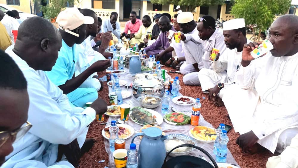 Tchad : l’UJT organise un Iftar Sayim réunissant journalistes et autorités à Abéché
