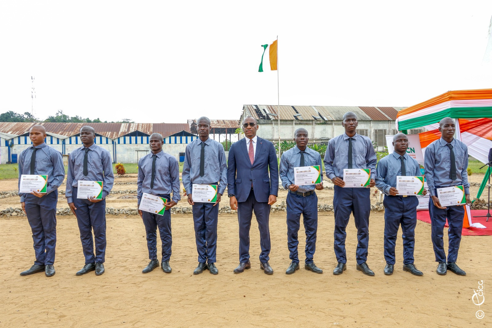 Côte d’Ivoire : le ministre Mamdou Touré exhorte les parents à poursuivre l’encadrement des jeunes après la formation