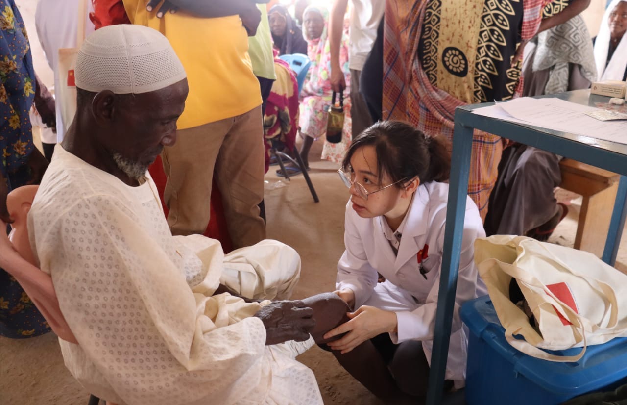 Santé : la 21ᵉ équipe médicale de l’Hôpital de l’amitié Tchad-Chine offre des consultations gratuites à Gaoui