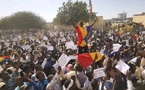Manifestation pacifique à Abéché pour approuver la fin de l’accord de défense franco-tchadien