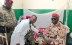 La Force mixte Tchad–RCA vient en aide à Mme Fatimé Atome, mère de triplés abandonnés