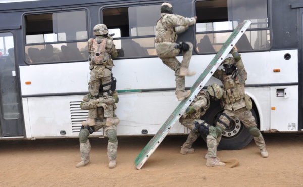 C2E et Kerdier, des spécialistes français d'équipements pour forces spéciales au salon Shield Africa