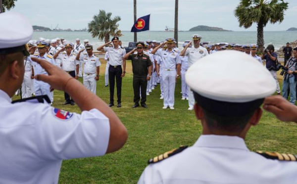 Les États-Unis et les pays de l’ASEAN effectuent un exercice conjoint historique