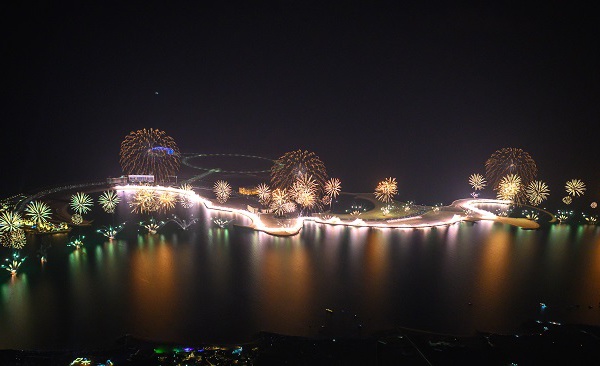 Émirats arabes unis : spectaculaire Gala du Nouvel An et deux titres record du monde de Guinness