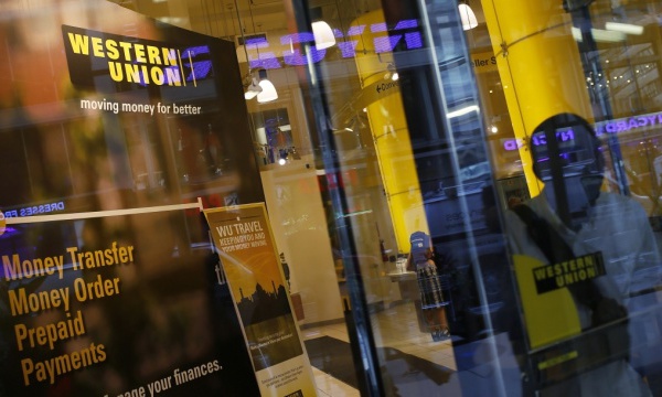 Les remises migratoires devraient connaître un repli sans précédent dans l’histoire récente