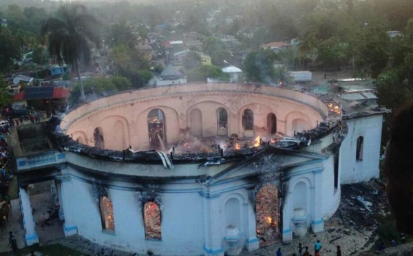 La chapelle royale historique du monument de Milot détruite par un incendie en Haïti