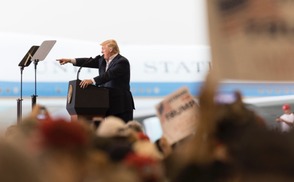 Élections aux USA : Donald Trump appelle à "arrêter le décompte" des voix